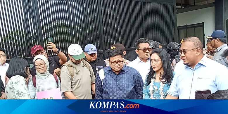 Andre Rosiade dan Rieke Diah Wakili DPR Terima Daftar 17+8 Tuntutan Rakyat