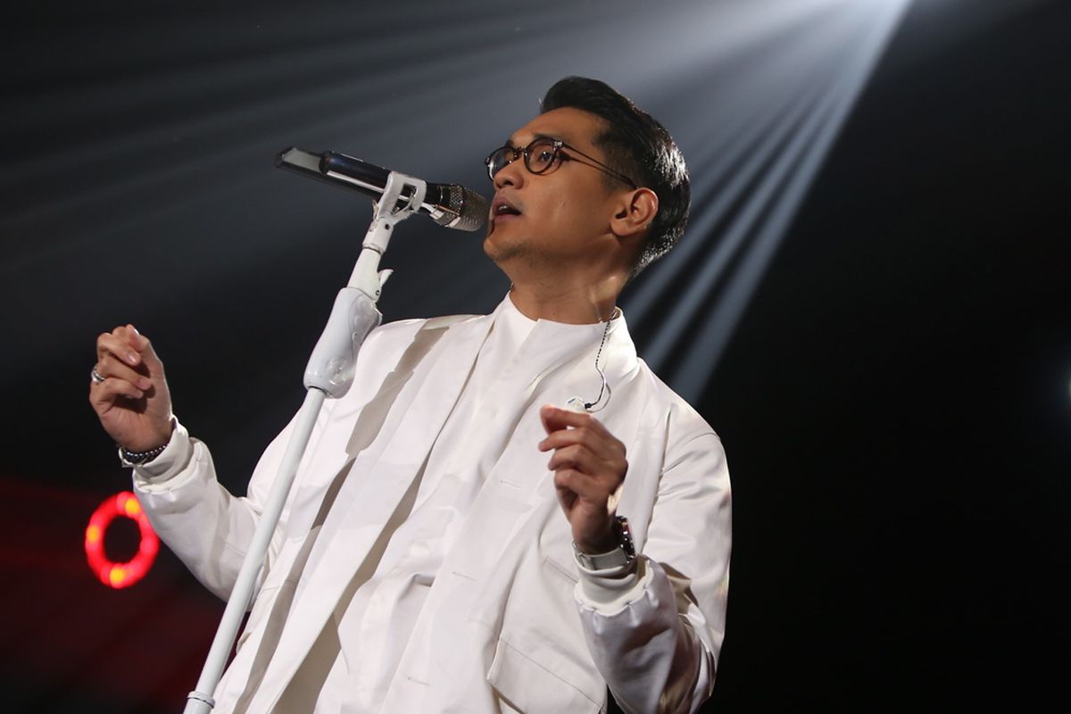 Afgan tampil pada hari kedua Java Jazz Festival 2017 di JIExpo Kemayoran, Jakarta Pusat, Sabtu (04/03/2017). Festival musik tahunan berskala dunia ini berlangsung hingga Minggu, 5 Maret 2017.