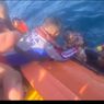 Loncat ke Laut Saat Kapal Terbakar, Ibu dan Bayi di Kupang Berhasil Diselamatkan Tim SAR