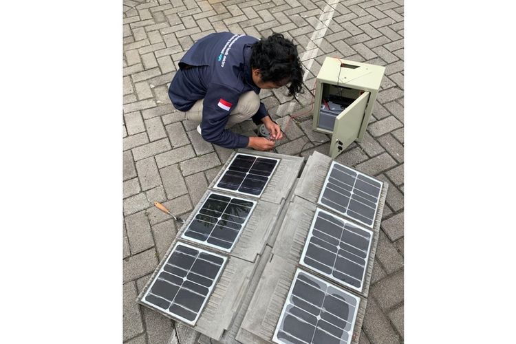 Genting fotovoltaik pintar yang dinamai Smart Rooftop inovasi mahasiswa Universitas Gadjah Mada (UGM). (Foto dokumentasi Humas UGM).