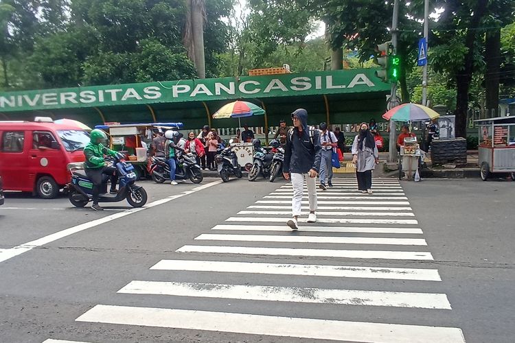 JPO Penghubung Halte dan Stasiun Universitas Pancasila Ditargetkan Dibangun 2028