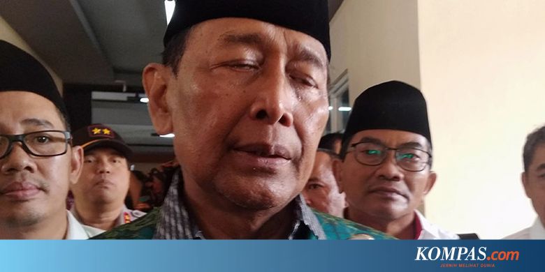 Jokowi: Pak Wiranto Sadar, tetapi Sekarang Sedang Dioperasi