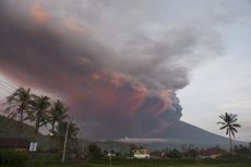 Erupsi Gunung Agung, Jokowi Minta Menhub Perhatikan Keselamatan Penerbangan