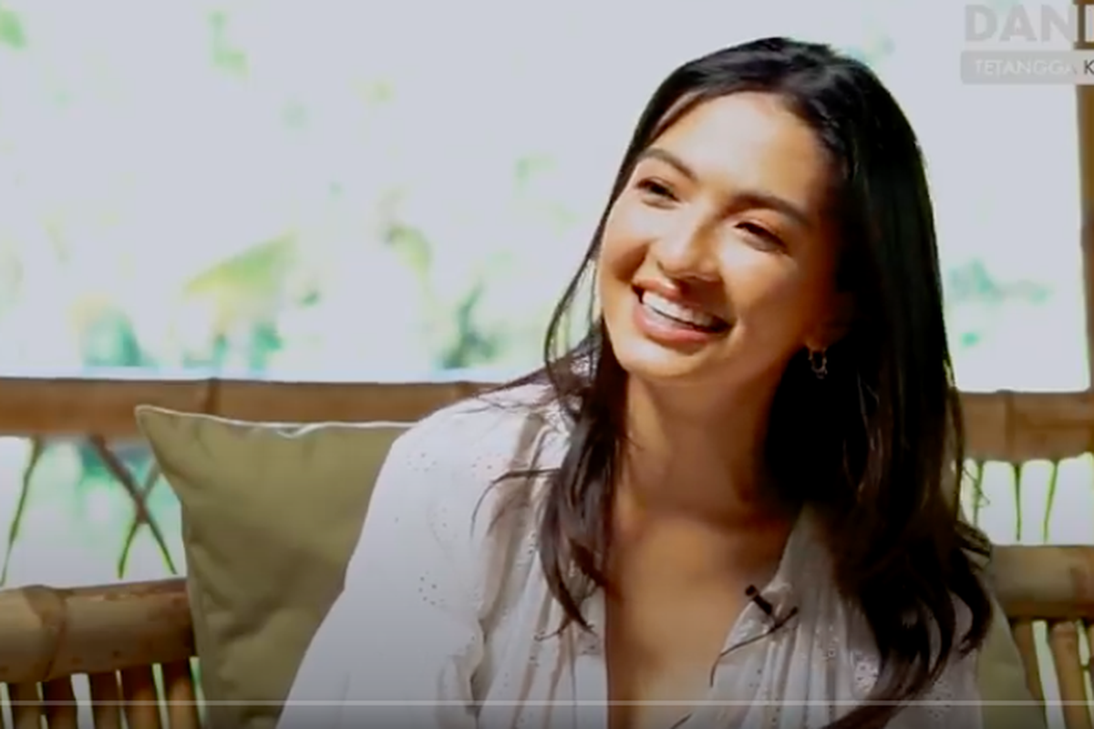 Raline Shah saat berbincang dengan Daniel Mananta