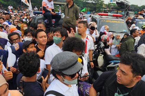 Rian D'MASIV Jalan Kaki 5 Km demi Tampil di Kampanye Akbar Anies-Cak Imin