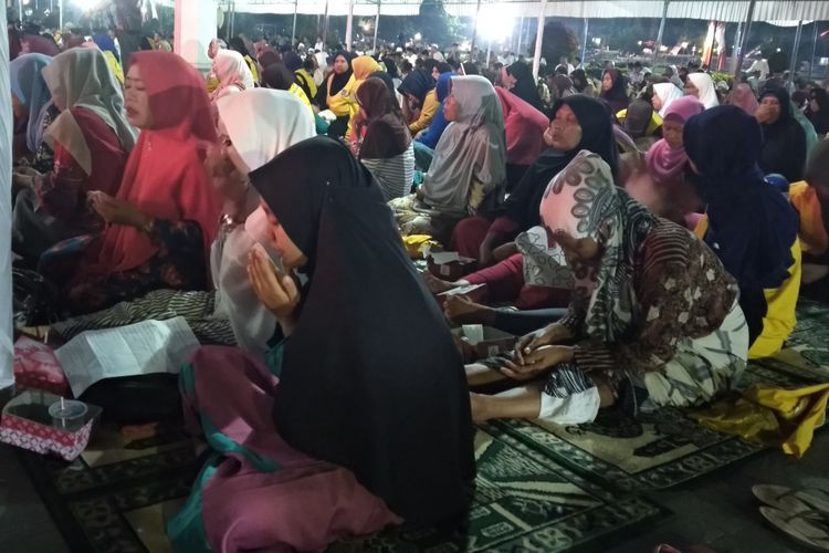 Sambut Tahun Baru Warga Ntb Adakan Zikir Dan Doa Bersama