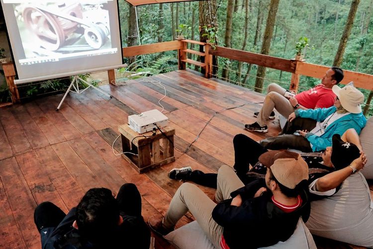 Destinasi wisata yang cocok buat healing, DeLoano Glamping, yang dikelola Badan Otorita Borobudur (BOB) di Jawa Tengah. 