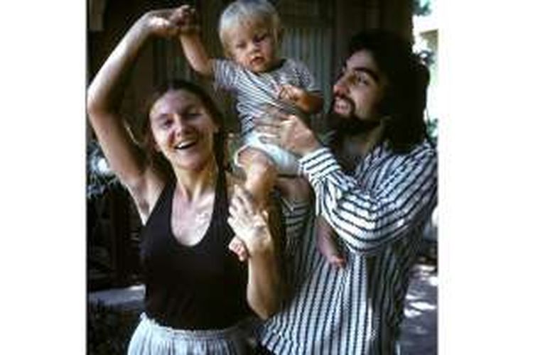 Foto keluarga Leonardo Dicaprio yang membuat netizen geger. 