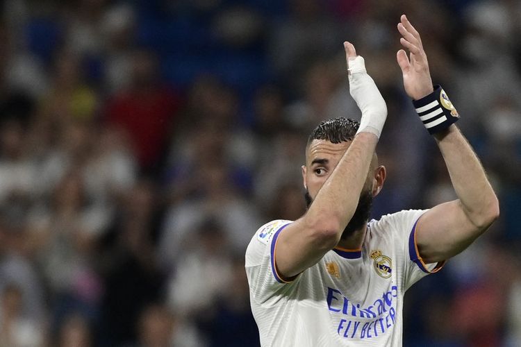 Karim Benzema mencetak satu gol dalam pertandingan Real Madrid vs Levante pada lanjutan Liga Spanyol 2021-2022 di Stadion Santiago Bernabeu, Jumat (13/5/2022) dini hari WIB.