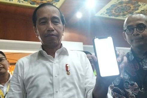 Tinjau Kantor Pajak di Solo, Jokowi Tunjukkan SPT-nya