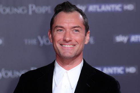 Jude Law Bakal Perankan Captain Hook dalam Film Peter Pan