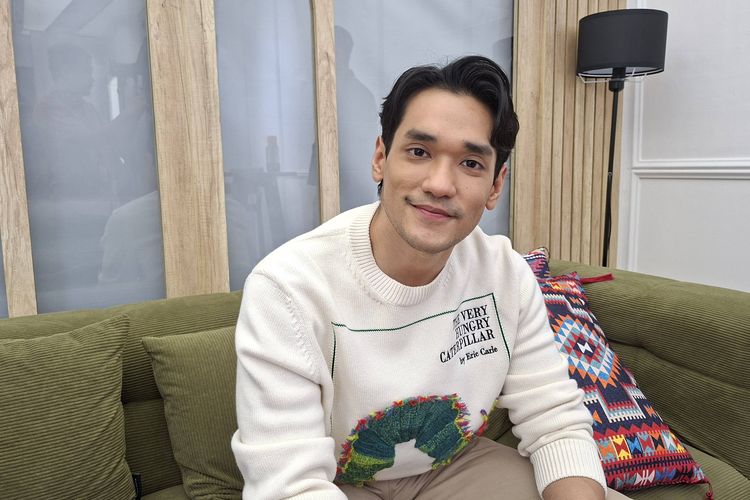 Sempat Sakit, Afgan Minta Rekam Ulang Lagu “Aura” Bareng Winky Wiryawan dan Maxime Bouttier