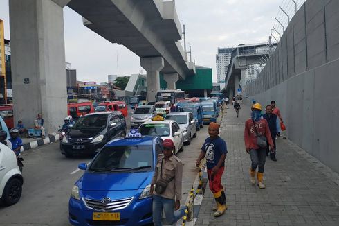 Cegah Kesemrawutan, MRT Jakarta Akan Pagari Trotoar di Lebak Bulus