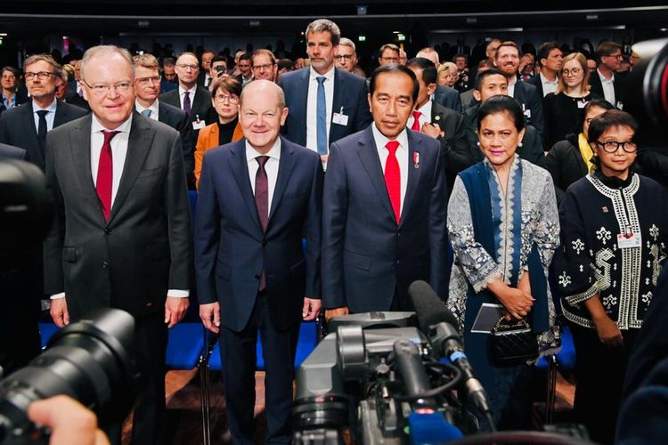 Presiden Joko Widodo menghadiri upacara pembukaan Hannover Messe 2023 di Hannover Congress Centrum, Hannover, Jerman, Minggu, (16/4/2023).