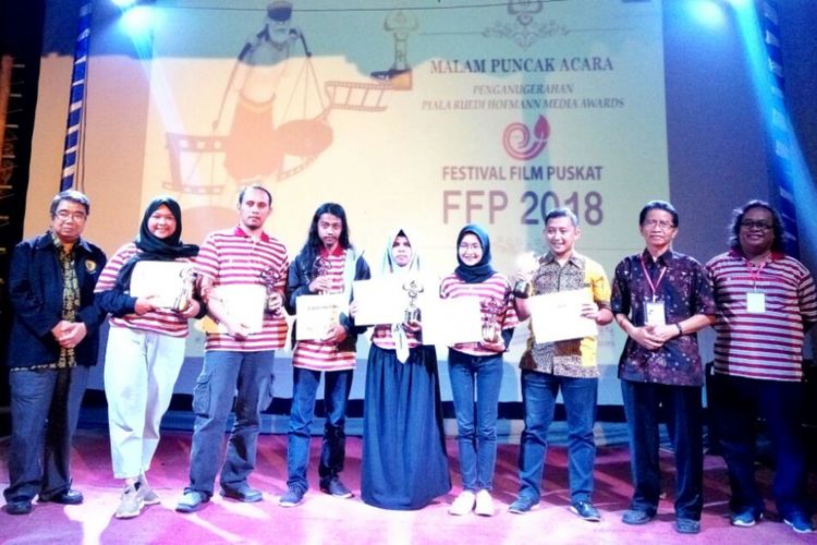 Para pemenang kategori Film Dokumenter dalam Festival Film Puskat (FFP) Ruedi Hofmann Media Awards 2018 diumumkan di Yogyakarta pada Minggu (14/10/2018) malam. Begitu pula para pemenang kategori Film Cerita Pendek.