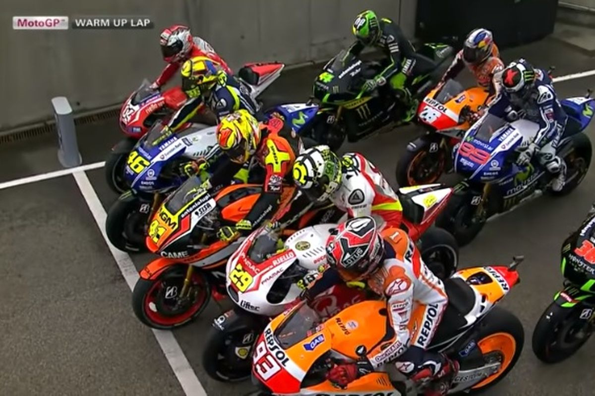 14 pebalap MotoGP start dari pit lane di GP Jerman 2014