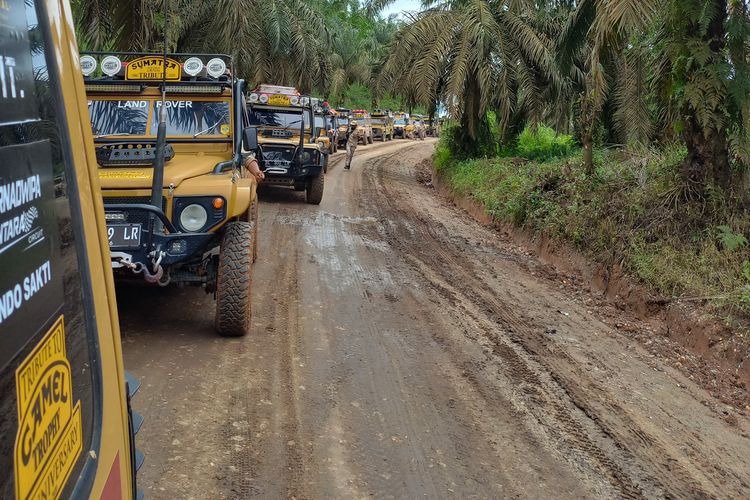 Agenda Sumatra Tribute dengan titel Rally Internasional Camel Trophy Indonesia Sumatra Tribute yang diselenggarakan oleh Land Rover Club Indonesia 