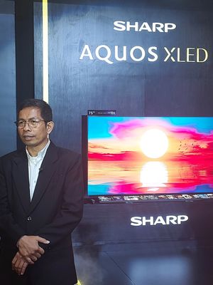 AUVI Product Head Division PT Sharp Electronics Indonesia, Ardy Sofyan, dalam peluncuran TV XLED Sharp Aquos FV1 di Jakarta Pusat, Rabu (5/7/2023).