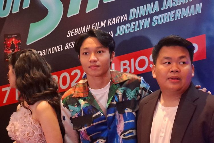 Kiesha Alvaro Tiru Gaya Rockstar Pasha Ungu untuk Film Shaka Oh Shaka