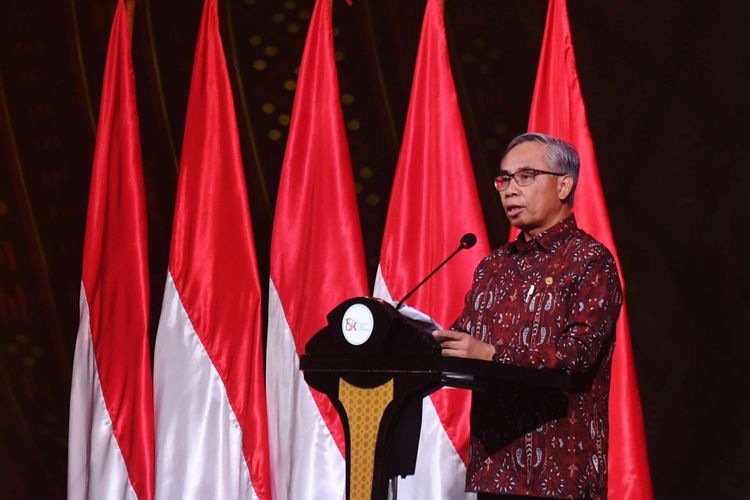 Ketua Dewan Komisioner Otoritas Jasa Keuangan (OJK) Wimboh Santoso menyampaikan laporan saat Pertemuan Tahunan Industri Jasa Keuangan (PTIJK) 2022 di Jakarta Convention Center, Jakarta, Kamis (20/1/2022). PTIJK 2022 mengusung tema Penguatan Sektor Jasa Keuangan untuk Percepatan Pemulihan Ekonomi Nasional dan Mendukung Pertumbuhan Ekonomi Baru.