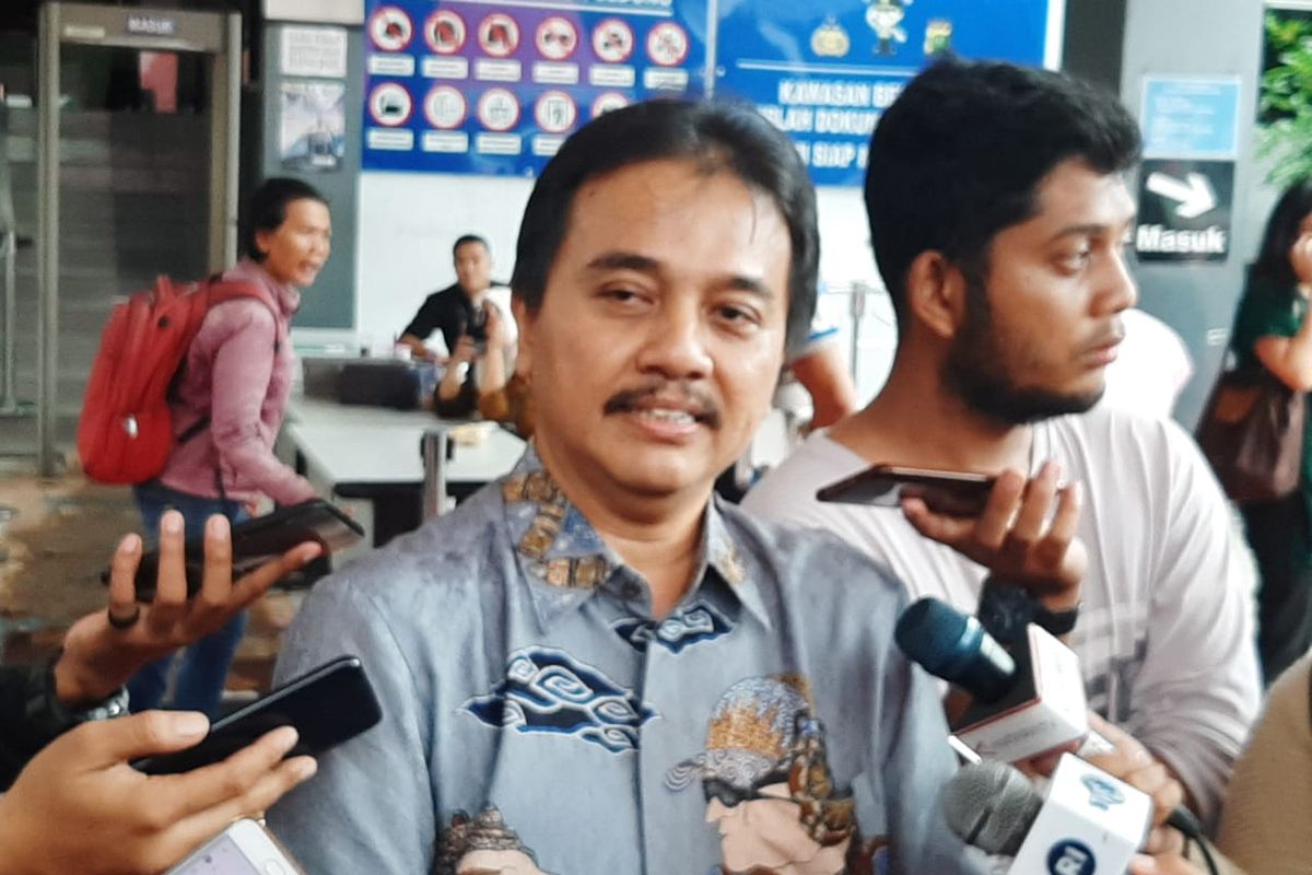 Pakar telematika Roy Suryo di Polda Metro Jaya, Jakarta Selatan, Jumat (24/1/2020).