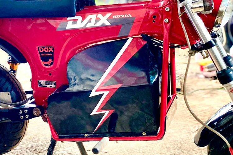 Modifikasi Honda Dax Electric