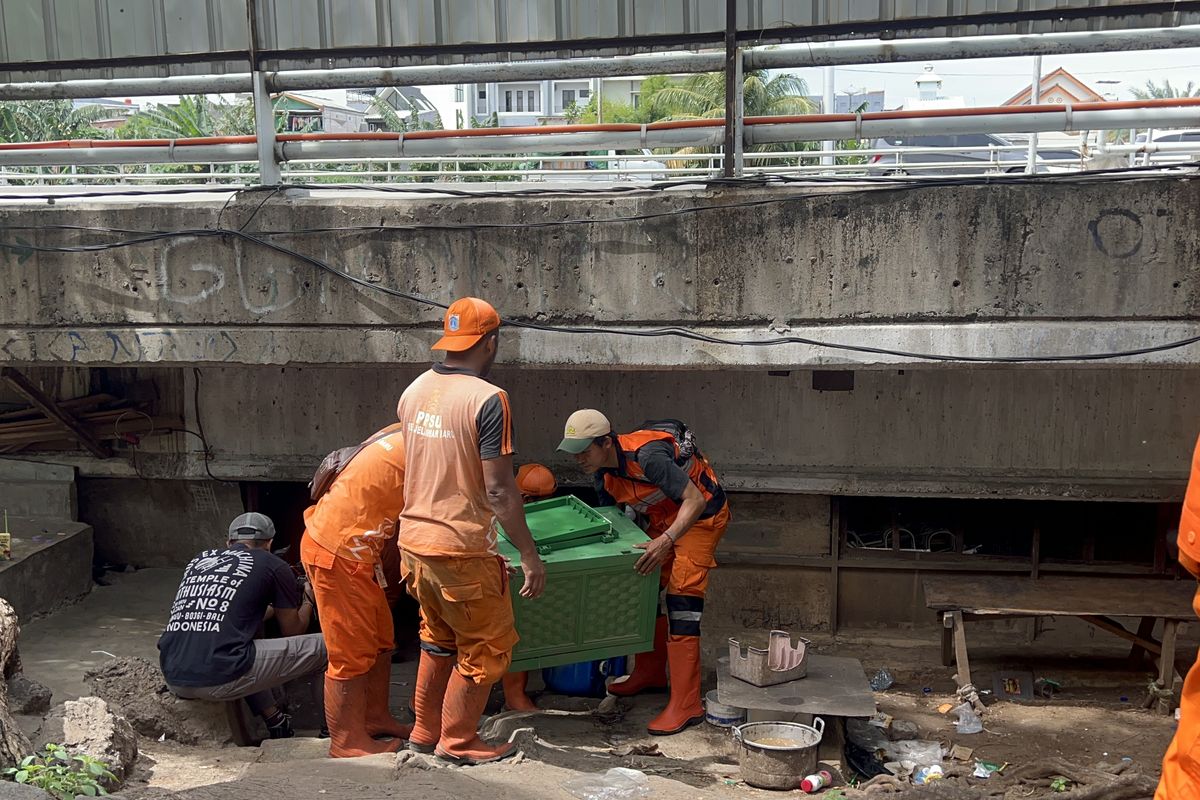 79 KK Warga Kolong Tol Jelambar Baru Direlokasi ke 4 Rusun