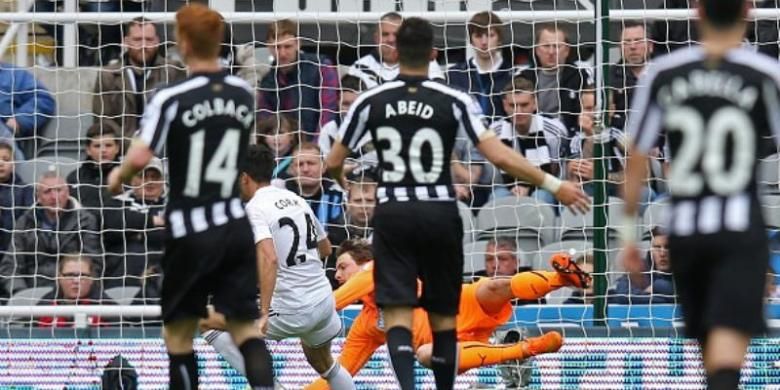 Swansea City harus menempuh perjalanan 359,4 mil untuk bertandang ke markas Newcastle United, Stadion St James Park, pada 25 April 2015.