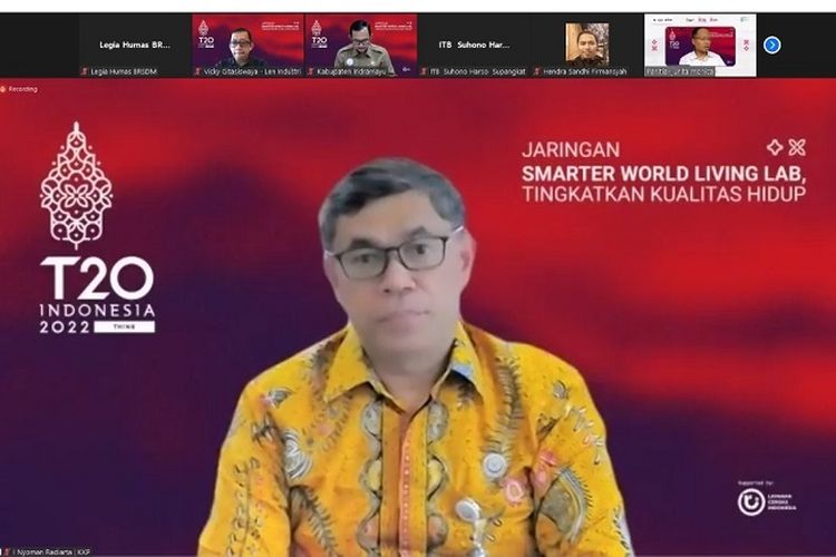 Kepala BRSDM I Nyoman Radiarta hadir sebagai pembicara dalam Webinar Goesmart 2022 dengan tema ?Goes to Smartization: Recover Together, Recover Stronger? yang diselenggarakan oleh Institut Teknologi Bandung melalui Smart City and Community Innovation Center ITB, Selasa (31/5/2022).