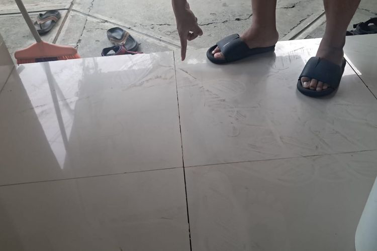 Tak Hanya Jakarta, Warga Depok dan Bogor Juga Temukan Abu Vulkanik Anak Krakatau