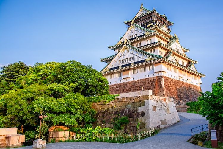 Ilustrasi Jepang - Osaka Castle.