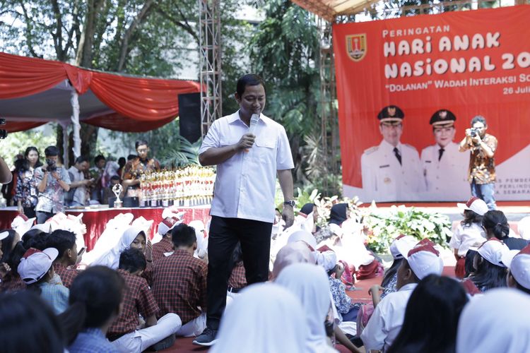 Wali Kota Semarang Hendrar Prihadi saat peringatan Hari Anak Nasional 2018 di Kota Semarang, Kamis (26/7/2018)