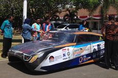Sukses Transit di Banyuwangi, Mobil Listrik Tenaga Surya Melaju ke Denpasar