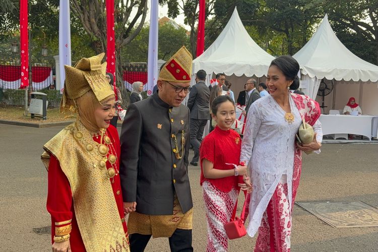 Kenakan Pakaian Adat, Menteri-menteri Prabowo Hadiri Upacara HUT RI
