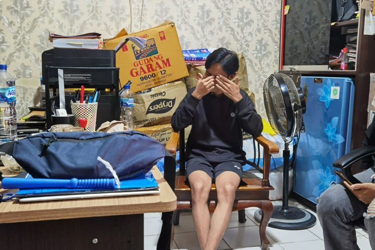 PA (21), Mahasiswa asal Nunukan Kaltara yang mengaku kecanduan masturbasi. Ia melampiaskan dengan ratusan perempuan di Instagram dan videonya direkam dijadikan koleksi