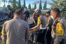 Hendak Kirim Bantuan kepada Korban Erupsi Semeru, Rombongan Polisi Bantu Korban Kecelakaan