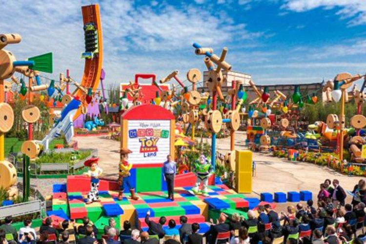 Toy Story Land yang ada di Shanghai Disneyland.