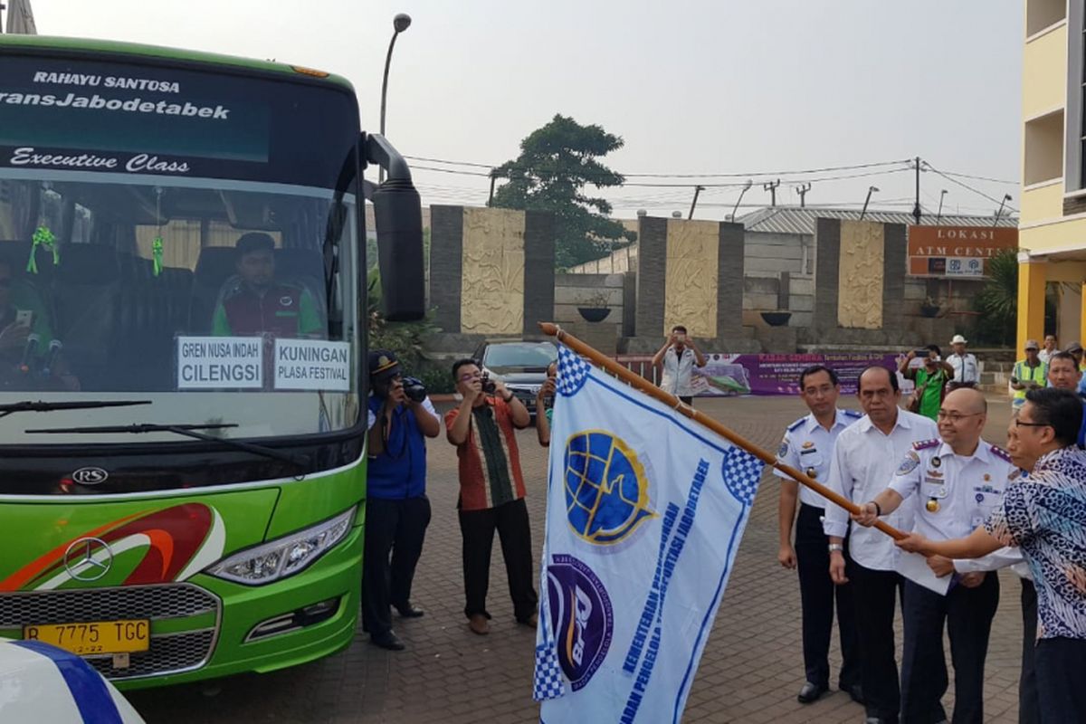 Bus JR Conecction sekarang tersedia bagi warga Cileungsi, Bogor. Foto diambil Rabu (4/7/2018)