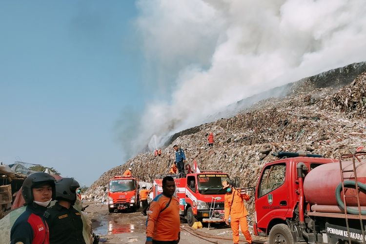 Tempat Pembuangan Akhir (TPA) Putri Cempo, Kelurahan Mojosongo, Kecamatan Jebres, Kota Solo, Jawa Tengah (Jateng), terbakar.