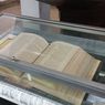 Hanya Ada 2 di Dunia, Alkitab Kuno Berbahasa Belanda Disimpan di Gereja Ayam Pasar Baru