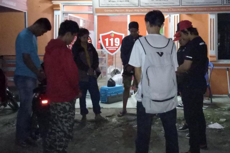 PSC 119 Palopo, Minggu (30/9/2018) mengirimkan relawan dan bahan makanan ke korban gempa bumi dan tsunami di Donggala dan Poso.