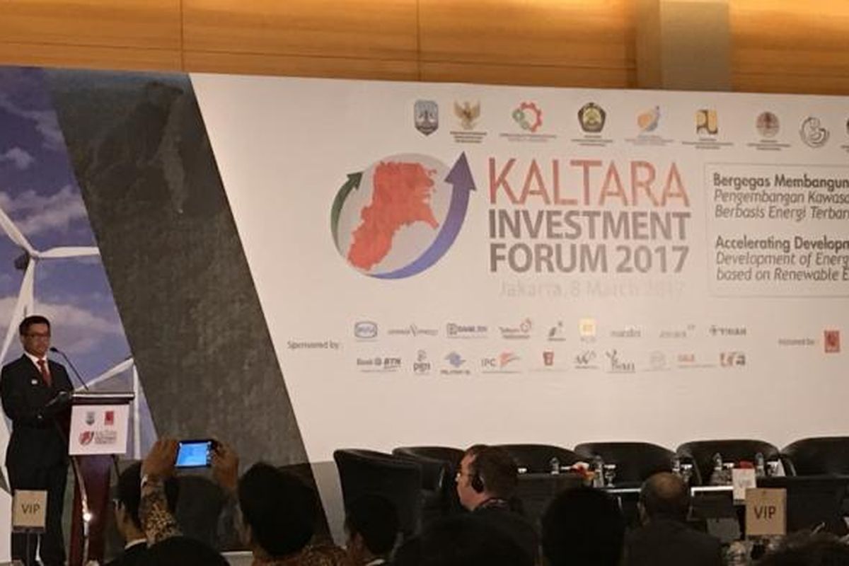 Gubernur Kalimantan Utara, Irianto Lambrie saat memberi sambutan dalam acara Kaltara Investment Forum 2017 di Jakarta, Rabu (8/3/2017)