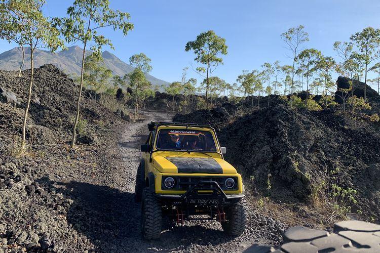 Perjalanan pulang dari Black Lava di Gunung Batur, Kintamani, Kabupaten Bangli, Bali pada Kamis (2/10/2025).