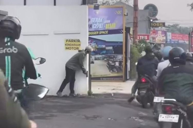 Pria Bawa Benda Mirip Senpi di Tangsel Diduga ODGJ, Ternyata Genggam Pistol Mainan