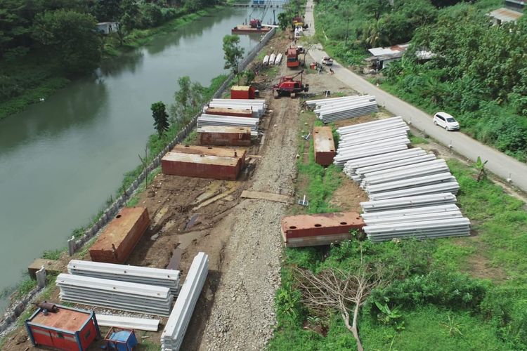 Proyek Jalan Kamojing Telar Barugbug di Karawang dengan nilai kontrak Rp 22,48
miliar.