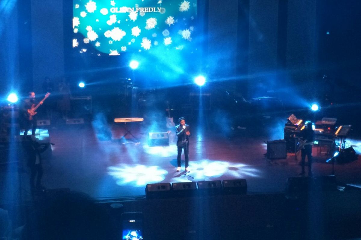 Glenn Fredly tampil dalam Pagelaran Sang Bahaduri di Teater Besar Taman Ismail Marzuki (TIM), Jakarta Pusat, Rabu (24/1/2018) malam.