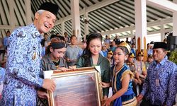 Buku, Jahe Rempah, dan Guritan di Ulang Tahun Ganjar