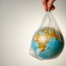 Menjaga Lingkungan dari Sampah Plastik