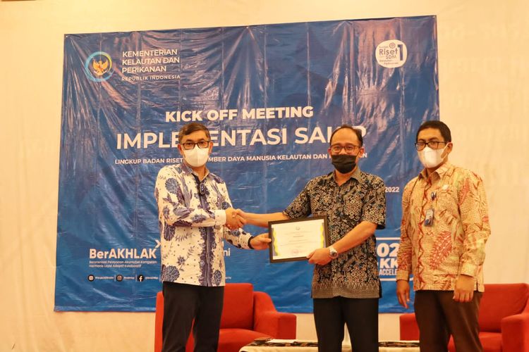 Kementerian KP menyelenggarakan kick off meeting implementasi SAKIP lingkup BRSDM Tahun 2022 pada Rabu (6/4/2022) hingga Jumat (6/4/2022).
