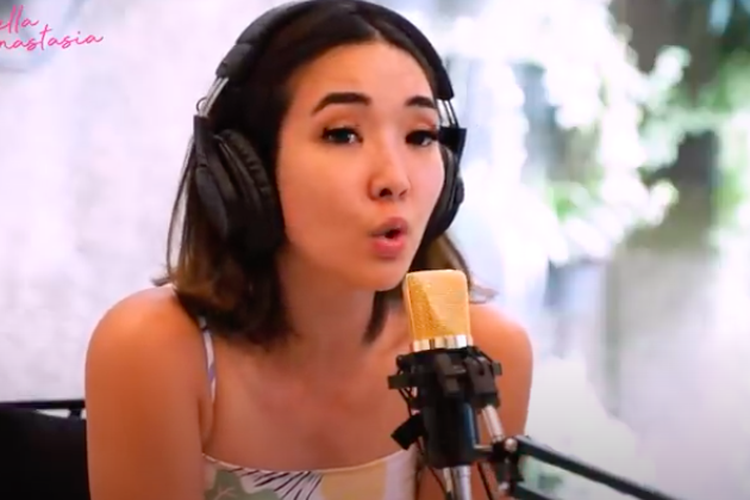 Gisella Anastasia dalam podcast miliknya